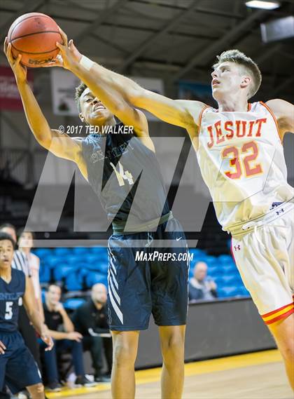 Thumbnail 3 in Bentley vs. Jesuit (Warriors Nor-Cal Invitational) photogallery.