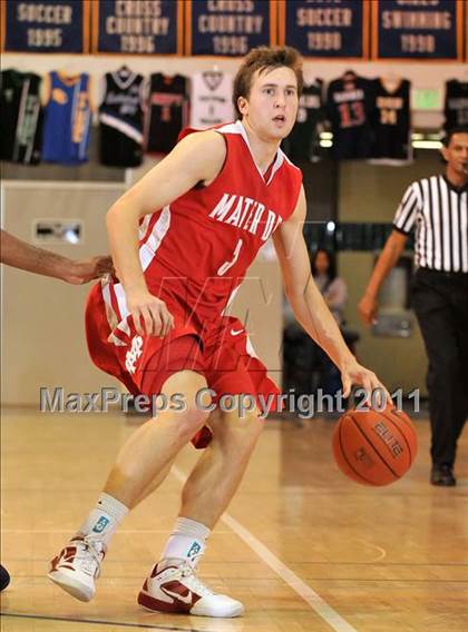 Thumbnail 1 in Mater Dei vs. Lincoln (MaxPreps Holiday Classic) photogallery.