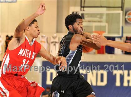 Thumbnail 1 in Mater Dei vs. Lincoln (MaxPreps Holiday Classic) photogallery.