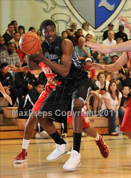Thumbnail 1 in Mater Dei vs. Lincoln (MaxPreps Holiday Classic) photogallery.