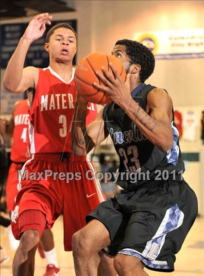 Thumbnail 2 in Mater Dei vs. Lincoln (MaxPreps Holiday Classic) photogallery.