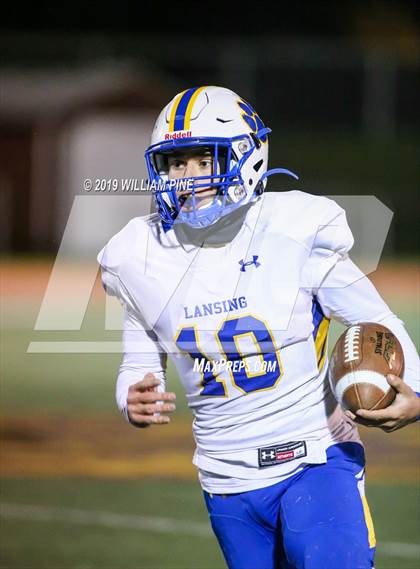 Thumbnail 3 in Ellenville vs. Lansing (NYSPHSAA 8-Man Regional) photogallery.