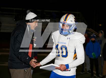 Thumbnail 2 in Ellenville vs. Lansing (NYSPHSAA 8-Man Regional) photogallery.