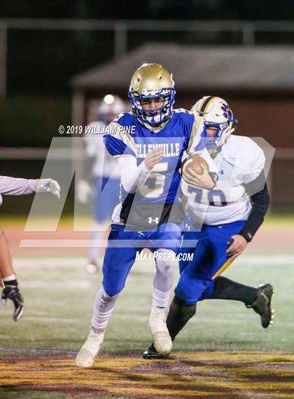 Thumbnail 1 in Ellenville vs. Lansing (NYSPHSAA 8-Man Regional) photogallery.