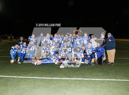 Thumbnail 1 in Ellenville vs. Lansing (NYSPHSAA 8-Man Regional) photogallery.
