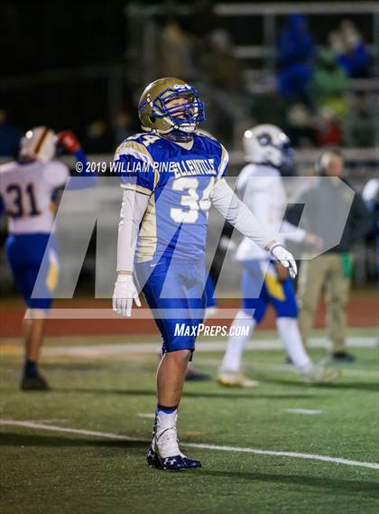 Thumbnail 2 in Ellenville vs. Lansing (NYSPHSAA 8-Man Regional) photogallery.