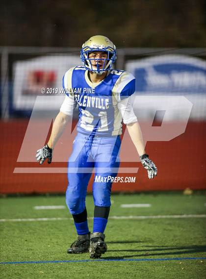 Thumbnail 3 in Ellenville vs. Lansing (NYSPHSAA 8-Man Regional) photogallery.