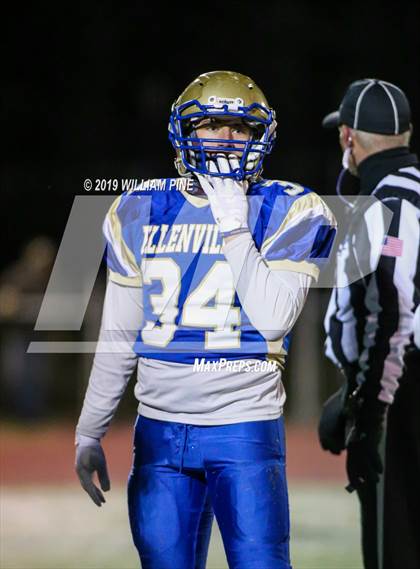 Thumbnail 1 in Ellenville vs. Lansing (NYSPHSAA 8-Man Regional) photogallery.