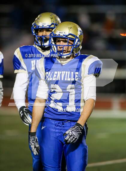 Thumbnail 1 in Ellenville vs. Lansing (NYSPHSAA 8-Man Regional) photogallery.