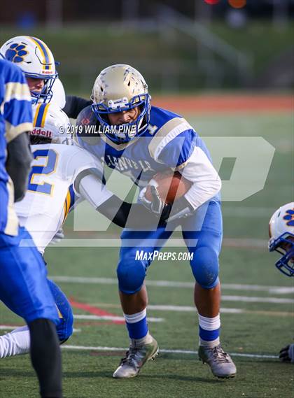 Thumbnail 3 in Ellenville vs. Lansing (NYSPHSAA 8-Man Regional) photogallery.
