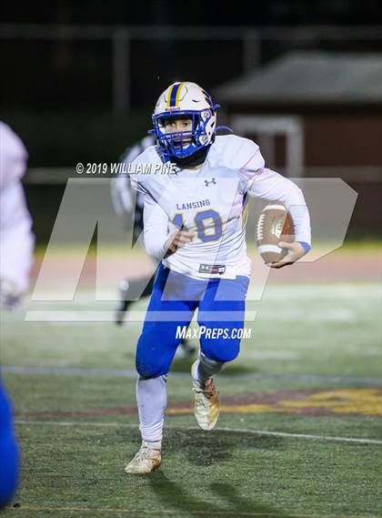 Thumbnail 3 in Ellenville vs. Lansing (NYSPHSAA 8-Man Regional) photogallery.