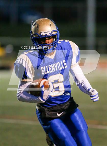Thumbnail 3 in Ellenville vs. Lansing (NYSPHSAA 8-Man Regional) photogallery.