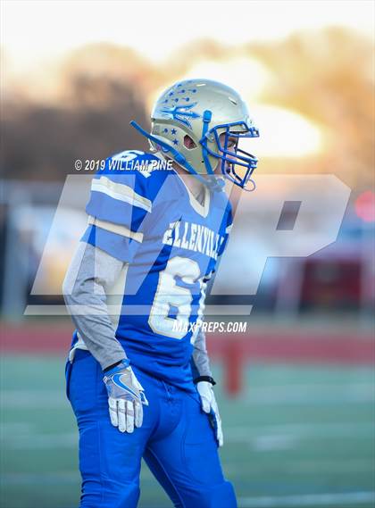 Thumbnail 3 in Ellenville vs. Lansing (NYSPHSAA 8-Man Regional) photogallery.