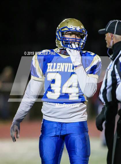 Thumbnail 2 in Ellenville vs. Lansing (NYSPHSAA 8-Man Regional) photogallery.