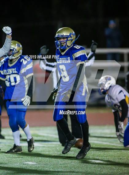 Thumbnail 3 in Ellenville vs. Lansing (NYSPHSAA 8-Man Regional) photogallery.