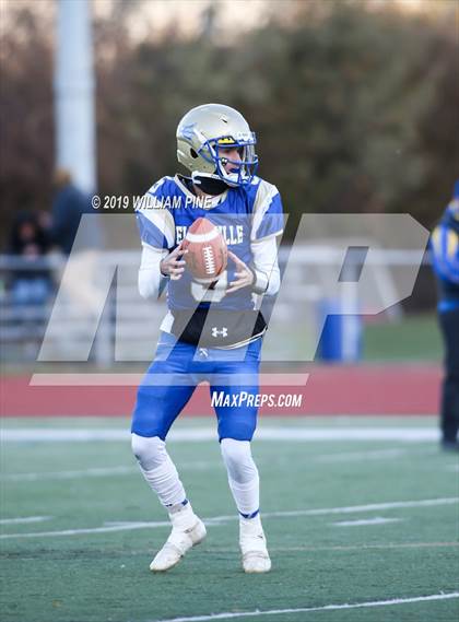 Thumbnail 3 in Ellenville vs. Lansing (NYSPHSAA 8-Man Regional) photogallery.