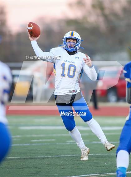 Thumbnail 1 in Ellenville vs. Lansing (NYSPHSAA 8-Man Regional) photogallery.