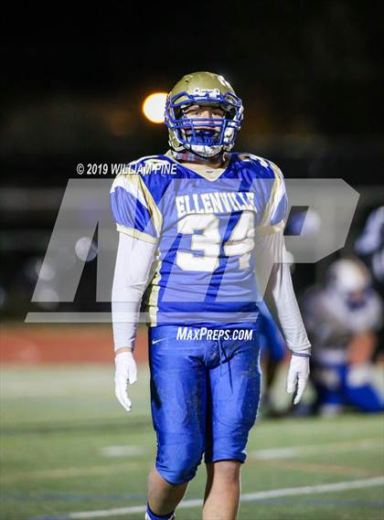 Thumbnail 1 in Ellenville vs. Lansing (NYSPHSAA 8-Man Regional) photogallery.