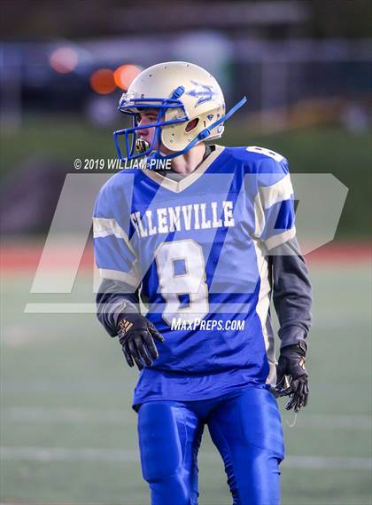 Thumbnail 1 in Ellenville vs. Lansing (NYSPHSAA 8-Man Regional) photogallery.