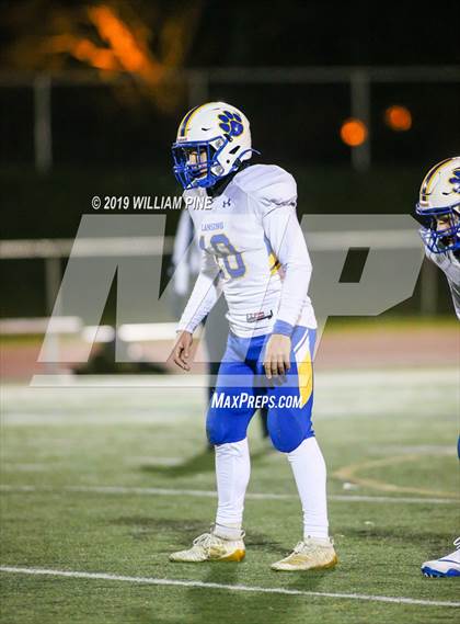 Thumbnail 1 in Ellenville vs. Lansing (NYSPHSAA 8-Man Regional) photogallery.