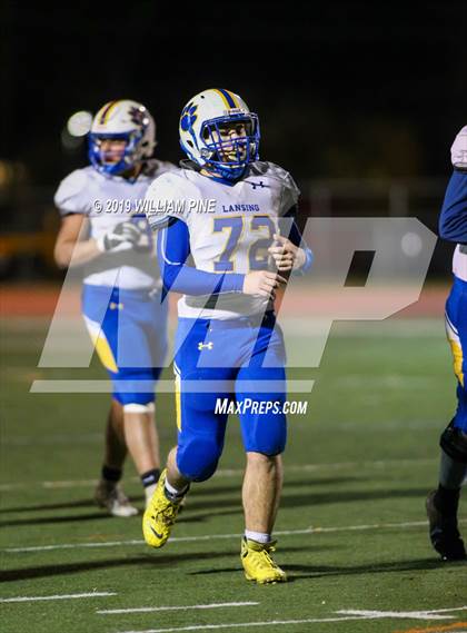 Thumbnail 2 in Ellenville vs. Lansing (NYSPHSAA 8-Man Regional) photogallery.