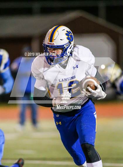 Thumbnail 1 in Ellenville vs. Lansing (NYSPHSAA 8-Man Regional) photogallery.
