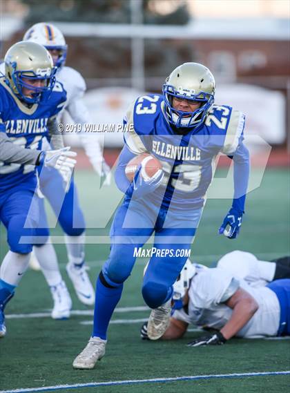 Thumbnail 1 in Ellenville vs. Lansing (NYSPHSAA 8-Man Regional) photogallery.