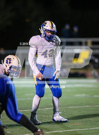 Thumbnail 2 in Ellenville vs. Lansing (NYSPHSAA 8-Man Regional) photogallery.