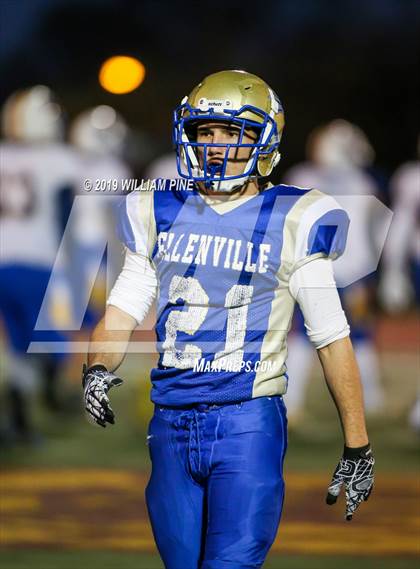 Thumbnail 2 in Ellenville vs. Lansing (NYSPHSAA 8-Man Regional) photogallery.