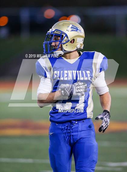 Thumbnail 1 in Ellenville vs. Lansing (NYSPHSAA 8-Man Regional) photogallery.
