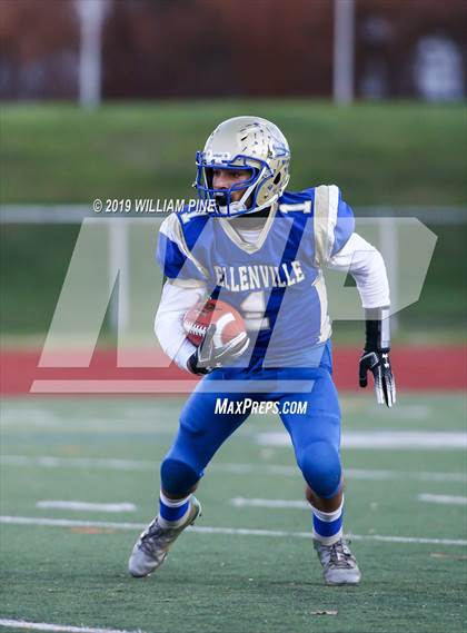 Thumbnail 2 in Ellenville vs. Lansing (NYSPHSAA 8-Man Regional) photogallery.