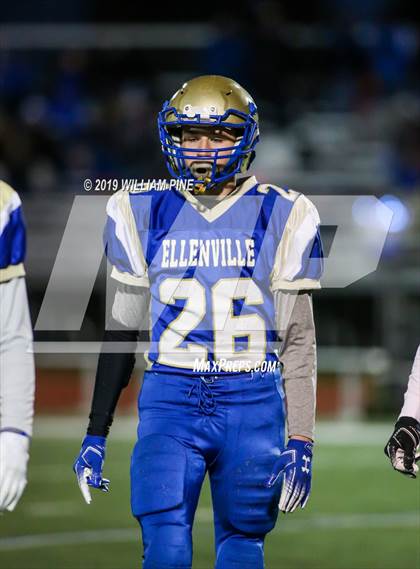 Thumbnail 2 in Ellenville vs. Lansing (NYSPHSAA 8-Man Regional) photogallery.