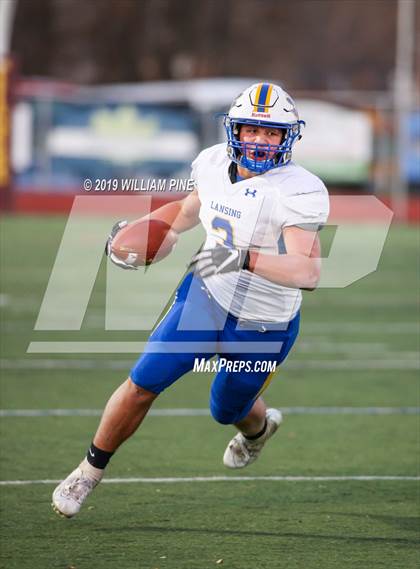 Thumbnail 2 in Ellenville vs. Lansing (NYSPHSAA 8-Man Regional) photogallery.