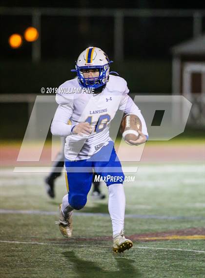 Thumbnail 2 in Ellenville vs. Lansing (NYSPHSAA 8-Man Regional) photogallery.