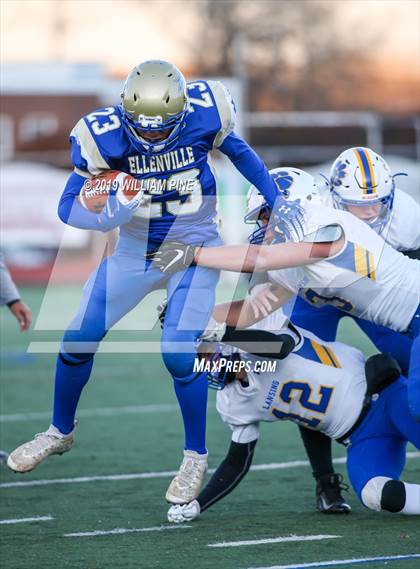 Thumbnail 1 in Ellenville vs. Lansing (NYSPHSAA 8-Man Regional) photogallery.