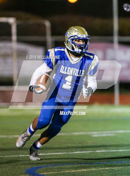 Thumbnail 2 in Ellenville vs. Lansing (NYSPHSAA 8-Man Regional) photogallery.