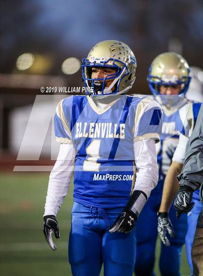 Thumbnail 2 in Ellenville vs. Lansing (NYSPHSAA 8-Man Regional) photogallery.