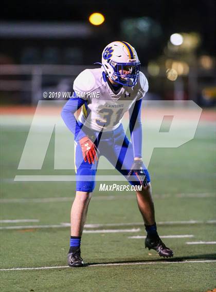 Thumbnail 1 in Ellenville vs. Lansing (NYSPHSAA 8-Man Regional) photogallery.