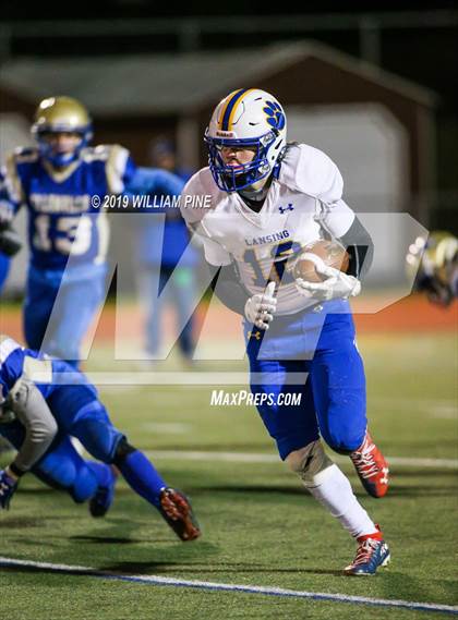 Thumbnail 3 in Ellenville vs. Lansing (NYSPHSAA 8-Man Regional) photogallery.