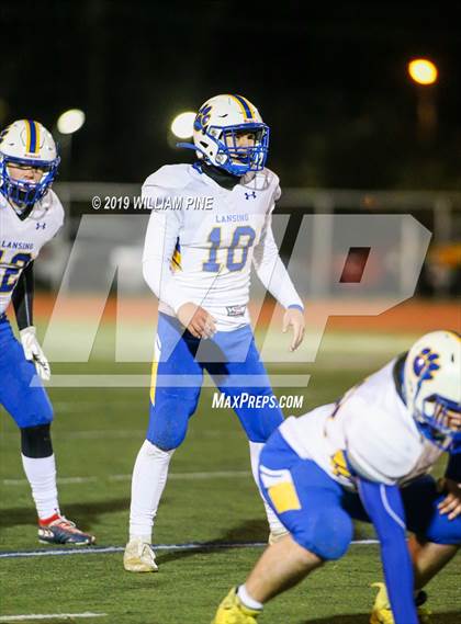Thumbnail 3 in Ellenville vs. Lansing (NYSPHSAA 8-Man Regional) photogallery.