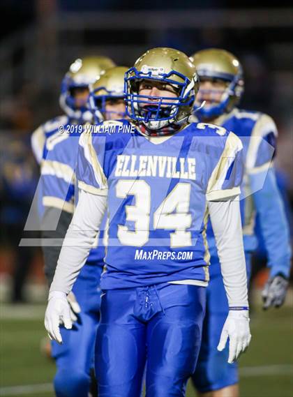 Thumbnail 1 in Ellenville vs. Lansing (NYSPHSAA 8-Man Regional) photogallery.