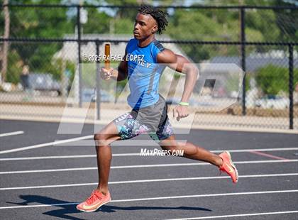 Thumbnail 2 in UIL 6A Track & Field Area 13&14 (4x200M) photogallery.