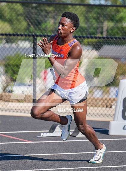 Thumbnail 1 in UIL 6A Track & Field Area 13&14 (4x200M) photogallery.