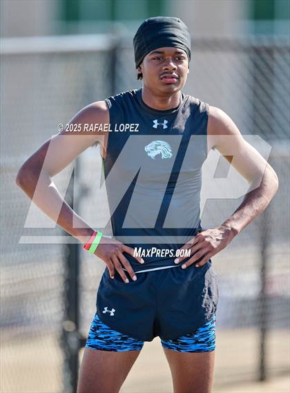 Thumbnail 1 in UIL 6A Track & Field Area 13&14 (4x200M) photogallery.