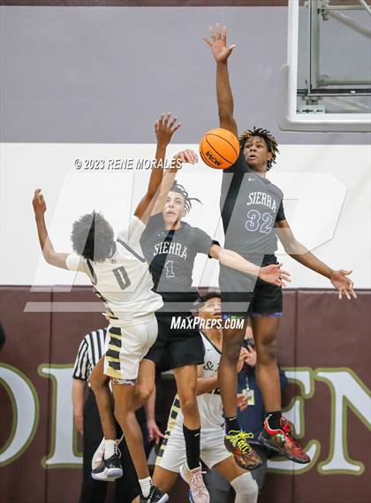Thumbnail 3 in Sierra Canyon vs St Francis photogallery.