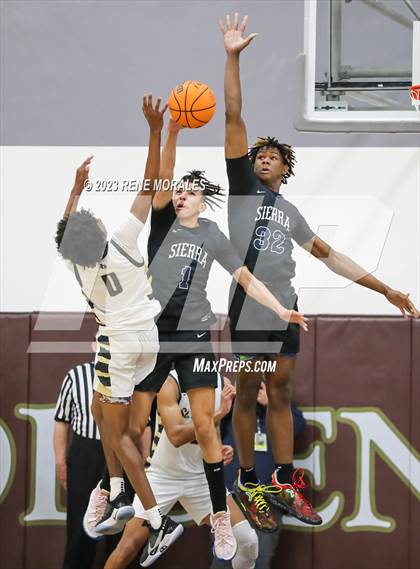 Thumbnail 2 in Sierra Canyon vs St Francis photogallery.
