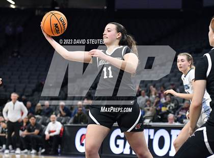 Thumbnail 3 in Shalhevet vs. San Domenico (CIF State D4 Final) photogallery.
