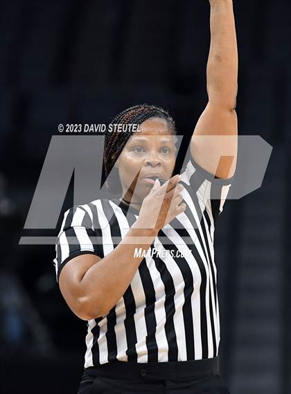 Thumbnail 1 in Shalhevet vs. San Domenico (CIF State D4 Final) photogallery.