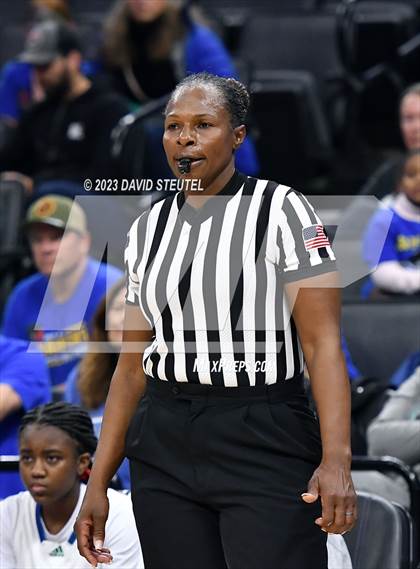 Thumbnail 2 in Shalhevet vs. San Domenico (CIF State D4 Final) photogallery.