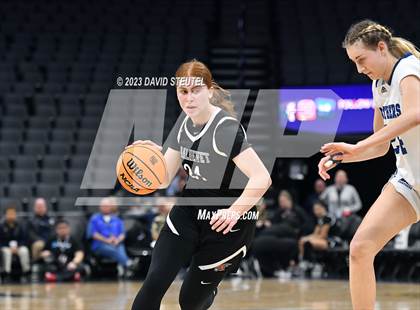 Thumbnail 1 in Shalhevet vs. San Domenico (CIF State D4 Final) photogallery.